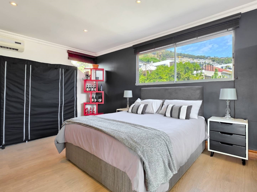 4 Bedroom Property for Sale in Fresnaye Western Cape